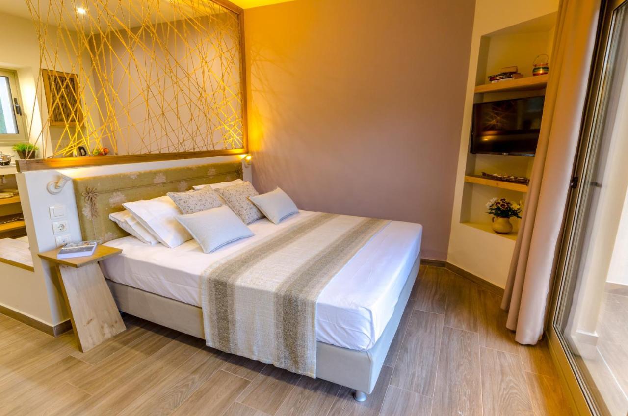 Forest Resort Suites Skiathos ตรูโลส ภายนอก รูปภาพ