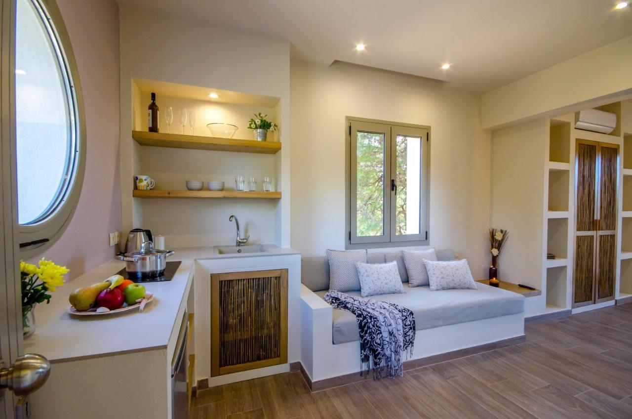 Forest Resort Suites Skiathos ตรูโลส ภายนอก รูปภาพ