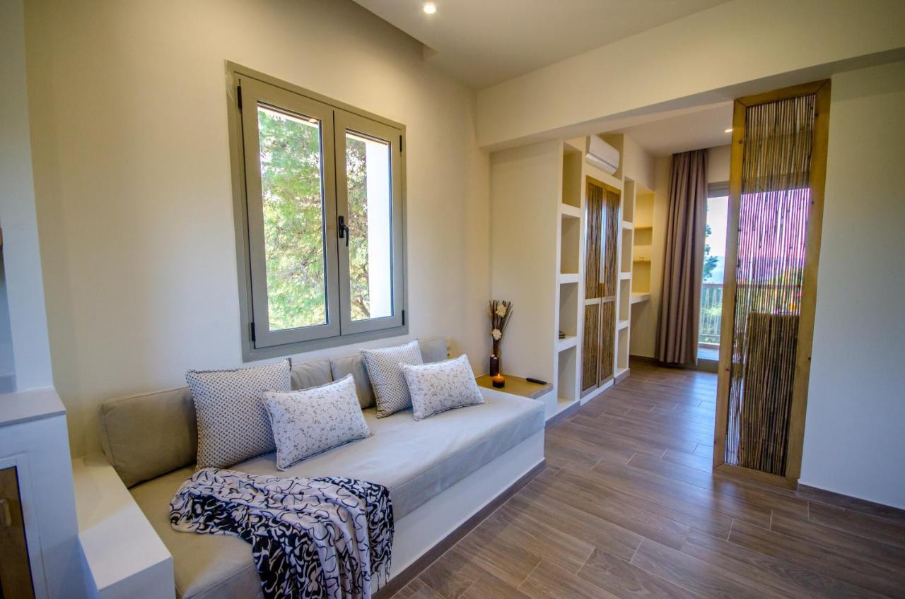 Forest Resort Suites Skiathos ตรูโลส ภายนอก รูปภาพ