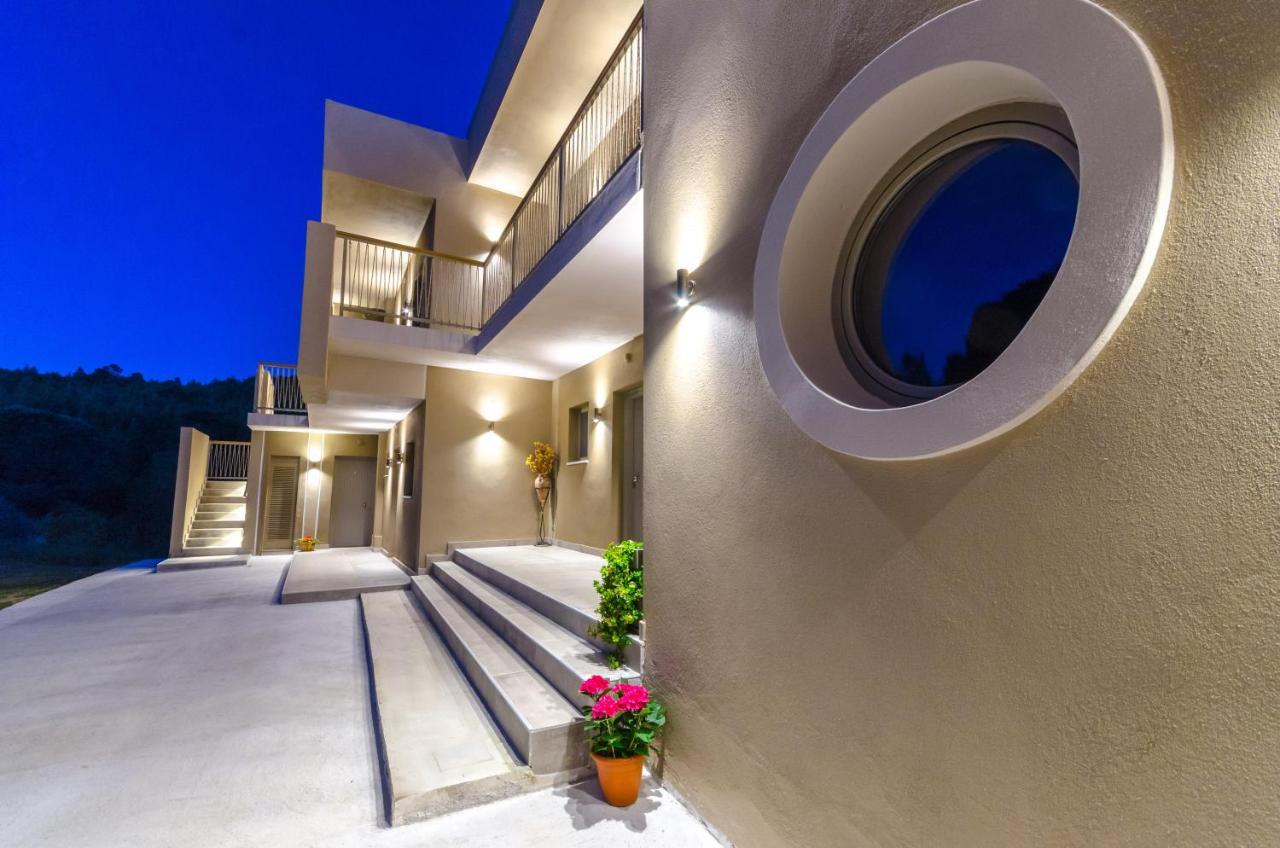 Forest Resort Suites Skiathos ตรูโลส ภายนอก รูปภาพ