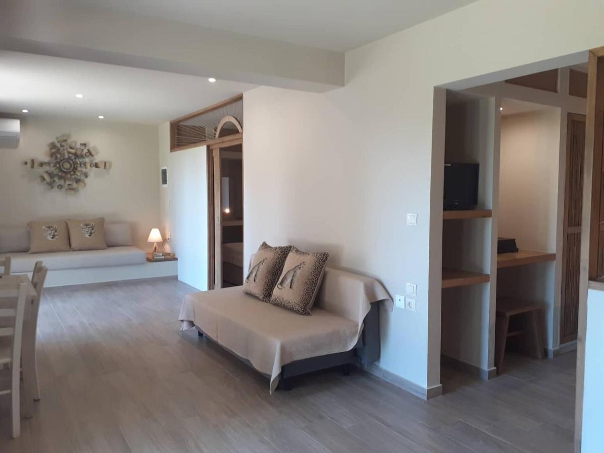 Forest Resort Suites Skiathos ตรูโลส ภายนอก รูปภาพ