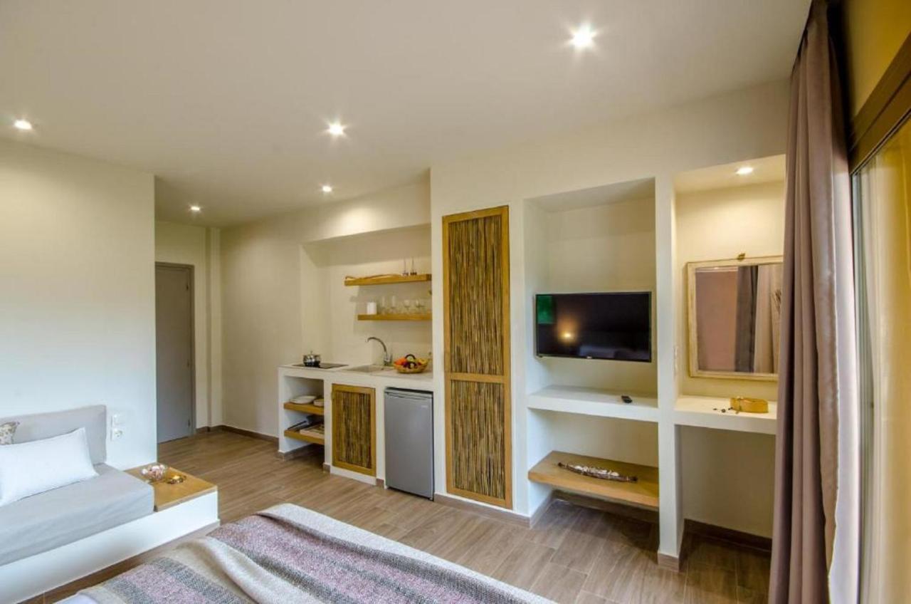 Forest Resort Suites Skiathos ตรูโลส ภายนอก รูปภาพ