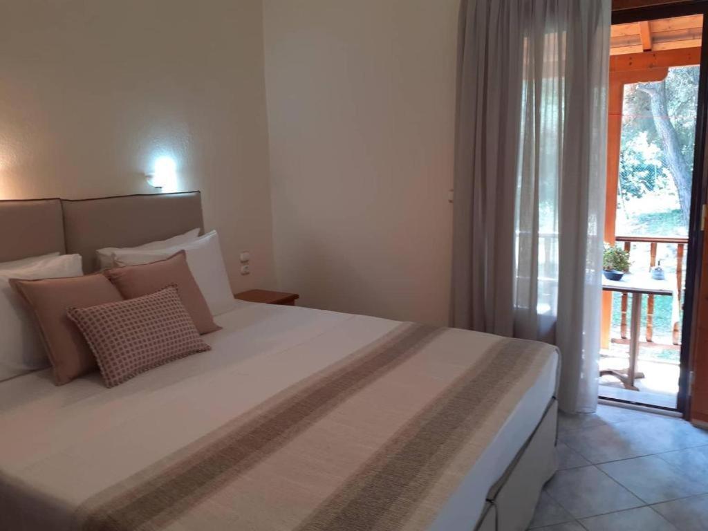 Forest Resort Suites Skiathos ตรูโลส ภายนอก รูปภาพ